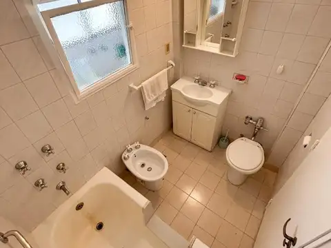 Avenida Rivadavia 8300, Piso 4