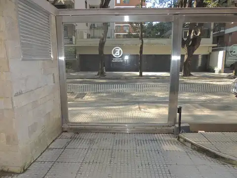 COCHERA EN ALQUILER BELGRANO PORTÓN AUTOMÁTICO, FIJA, CUBIERTA,