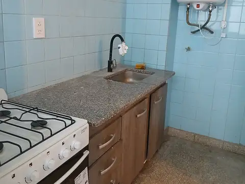 DEPARTAMENTO DE 2 AMBIENTES EN CABALLITO, APTO PROFESIONAL.