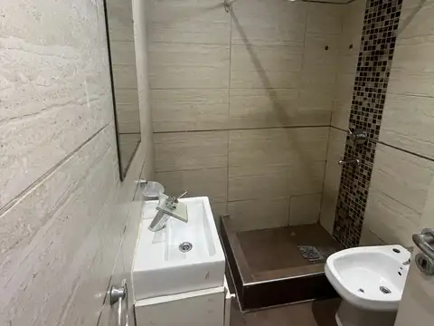Departamento 2 amb interno a 3 cuadras de la UNLAM y de la Plaza San Justo