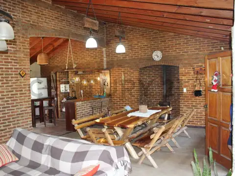 Casa 4 ambientes con 1 baño