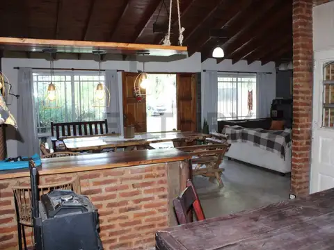 VENTA- ¡OPORTUNIDAD ÚNICA EN MORENO! CASA CON PARQUE Y PILETA EN UN LOTE DE 1000m2