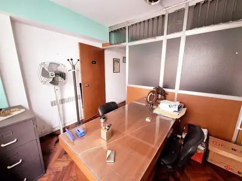 Avenida Valentín Alsina 1500, Piso 1