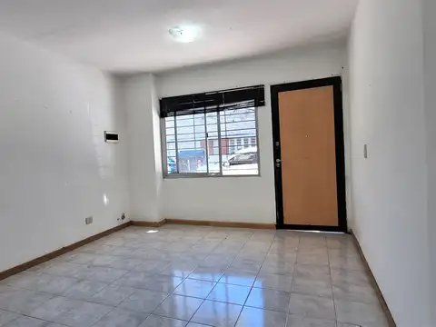 Depto Tipo Casa en Venta en Villa del Parque, USD 95.000