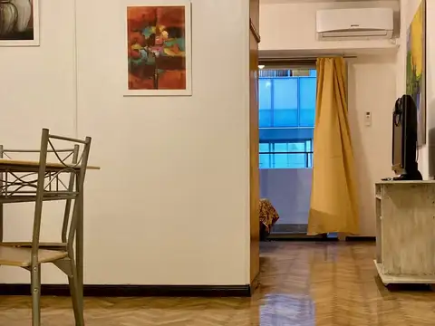 Monoambiente amoblado con balcón en alquiler temporario en Balvanera