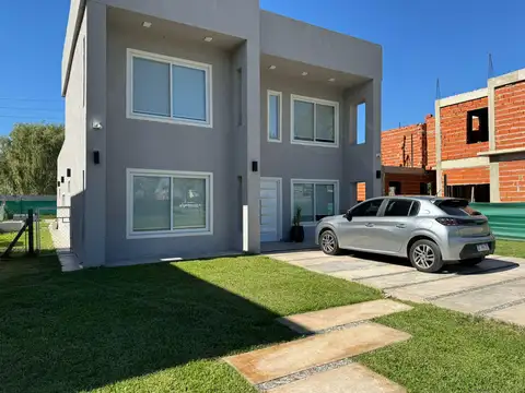 Casa en Alquiler de 3 dormitorios