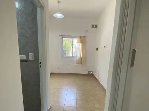 Edificio Comercial en Presidente Derqui