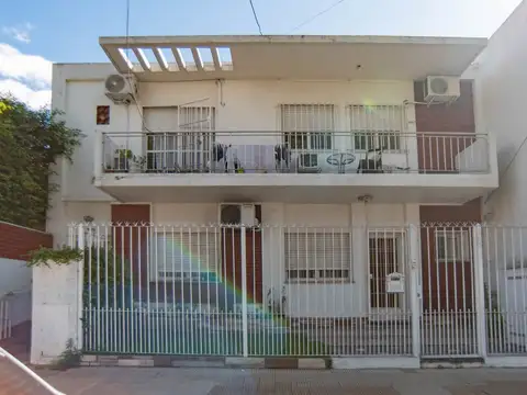 VENTA PH 2 AMBIENTES CON PATIO VILLA SARMIENTO