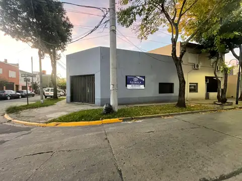Galpón libre de columnas - EXCELENTE ESQUINA DE 109m2