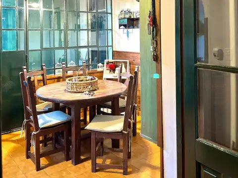 Hermosa Propiedad Al Estilo Colonial Con Excelente Ubicación