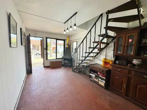 Depto Tipo Casa 3 ambientes con 2 baños