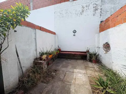 Depto Tipo Casa en Venta en Castelar, USD 98.700
