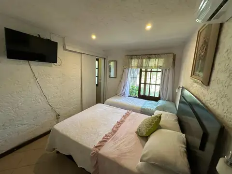 Casa 6 ambientes con 3 baños