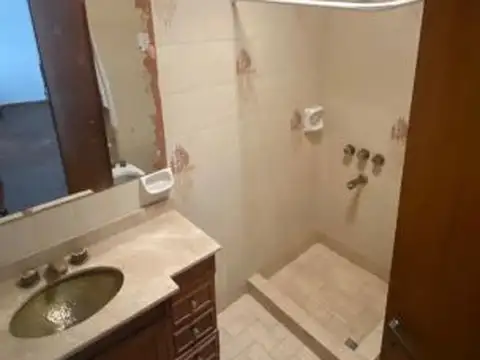 castellanos 950 , Piso 0