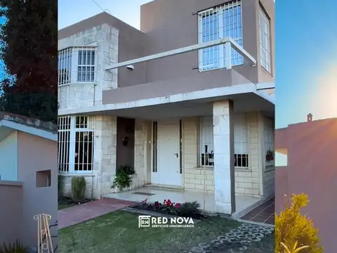 Casa 4 dormitorios. Marqués de Sobremonte.