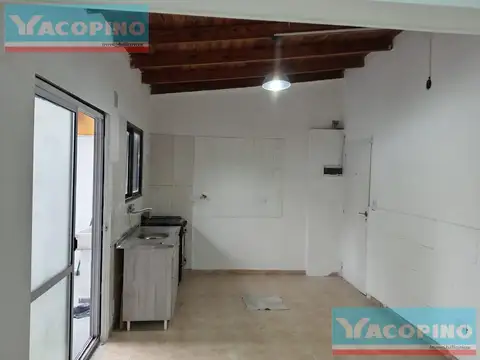 PH en alquiler con patio sin expensas!