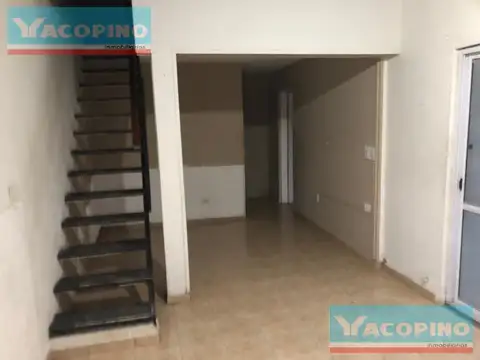 Depto Tipo Casa en Alquiler de 4 ambientes