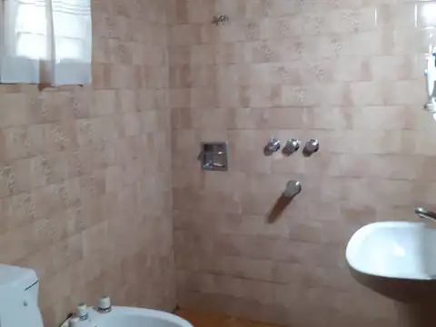 VENTA EN BLOCK LOCAL c/ VIVIENDA y DEPOSITO, c/ OF / VIVIENDA s/ J.ING