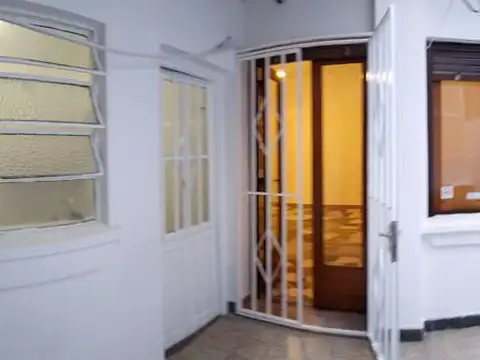 Depto Tipo Casa 2 ambientes con 1 baño