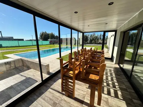 Quinta en Venta con 2 cocheras