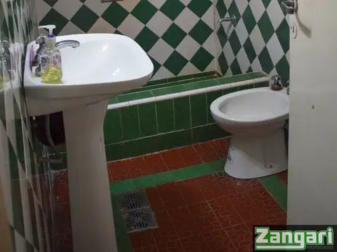 Casa 7 ambientes con 3 baños