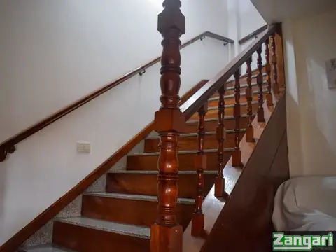 Casa en Venta con 6 cocheras