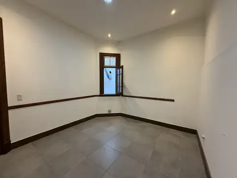 Casa de 4 Ambientes en Alquiler Comercial/Profesional 36 meses