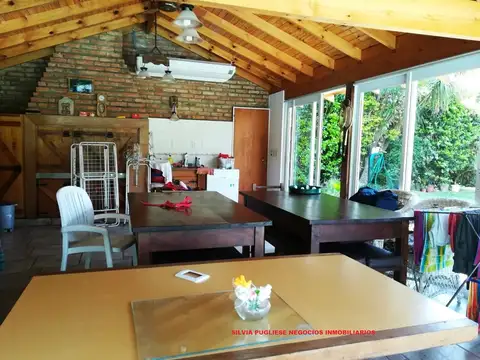 Casa 6 ambientes con 3 baños