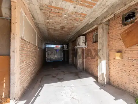 Local en Venta 48 años