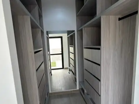 VENTA - CASA A ESTRENAR 3 DORMITORIO CON PILETA - B° ESCOBAR