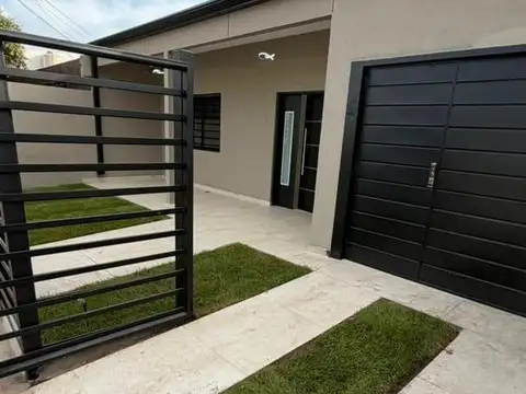 VENTA - CASA A ESTRENAR 3 DORMITORIO CON PILETA - B° ESCOBAR