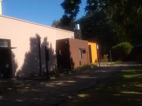 Casa en Venta con 3 cocheras