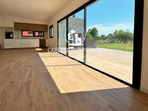 Casa en Venta en Pilar del Este - Santa Lucia, USD 199.000