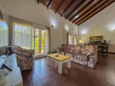 CASA EN VENTA DOS DORMITORIOS EN RINGUELET