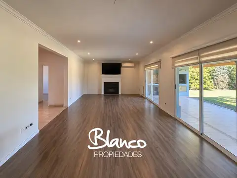 Casa 7 ambientes con 6 baños