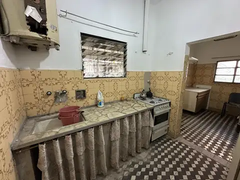Casa 5 ambientes con 2 baños