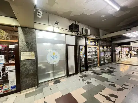 Local Comercial en Venta en San Nicolás | Microcentro Porteño con Sótano y Baño Privado.-