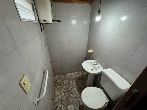Local en Alquiler en Claypole, $ 450.000