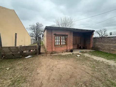 SE VENDE CASA DOS DORMITORIOS