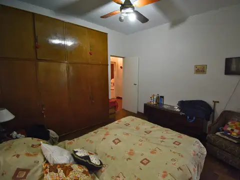 Casa 6 ambientes con 2 baños