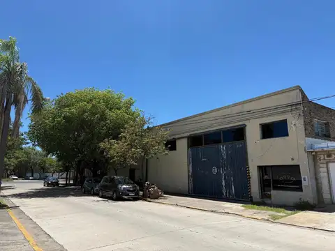 Local + Galpón en venta