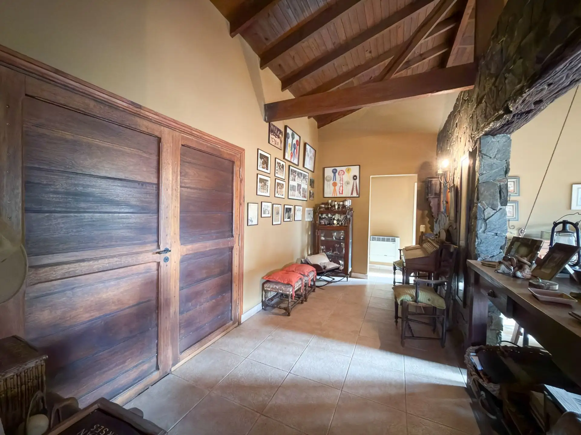 Casa Quinta & Complejo de 3 Cabañas en Venta