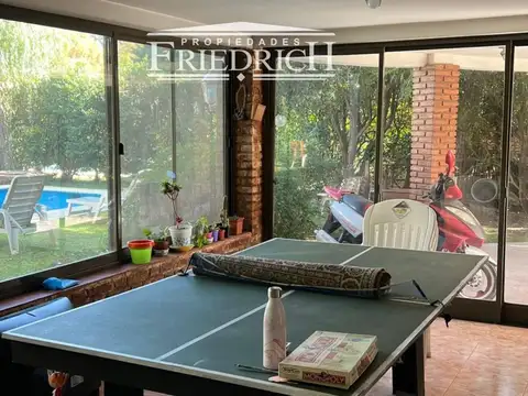 Casa 6 ambientes con 4 baños