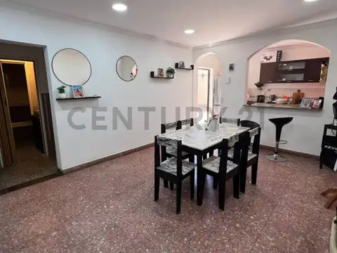 VENTA CASA 3 AMBIENTES CON COCHERA
