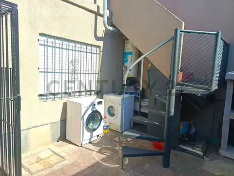 VENTA CASA 3 AMBIENTES CON COCHERA