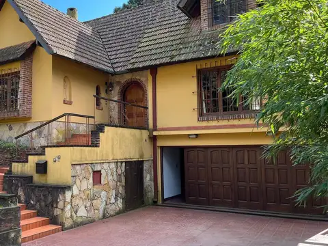 Propiedad multifamiliar en venta - 2 Unidades - 650Mts2 - Valeria del Mar