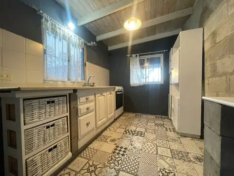 Casa en Alquiler con 2 cocheras
