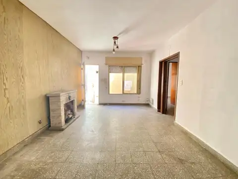 Casa 5 ambientes con 1 baño
