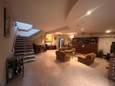 calle 4 entre 60 y 61 1300