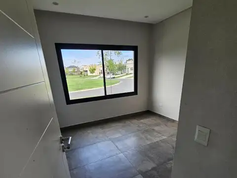 Casa en Alquiler de 3 dormitorios